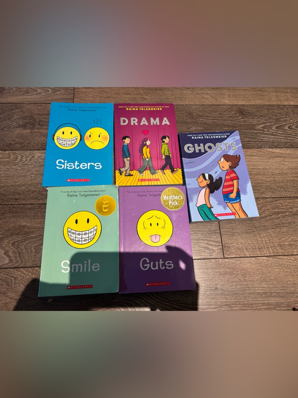 Raina Telgemeier Graphic Novel Set - Smile, Sisters, Guts, Drama, Ghosts